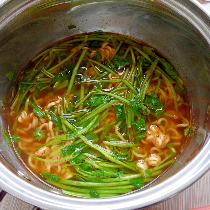 ダイエット中 我慢できないときの芹ラーメン レシピ 作り方 By 松子 女 楽天レシピ ダイエット中 我慢できないときの芹ラーメン レシピ 作り方 By 松子 女 楽天レシピ